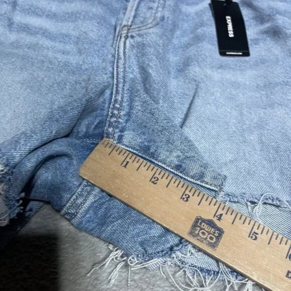 Express Denim‎ Shorts Womens 14 Mid Rise Rigid Jean Shorts 4" Inseam Raw Hem - Picture 2 of 8